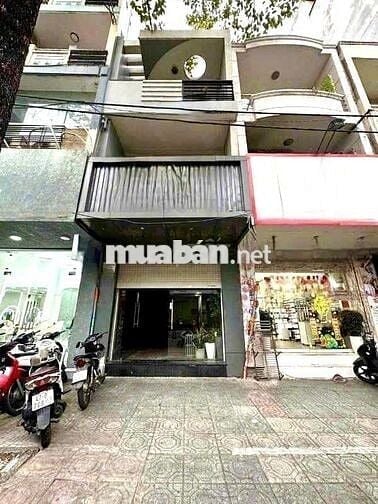 NGUYÊN CĂN MẶT TIỀN QUẬN 1 ( NỞ HẬU 8M ) CÓ VỈA HÈ