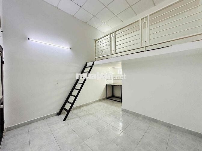 PHÒNG GÁC TRỐNG SẴN TẠI TRUNG TÂM QUẬN TÂN PHÚ