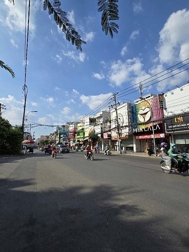 Bán nhà mặt tiền Cách Mạng Tháng 8 quận 10 (4.5x20m đất thịt 90m2)