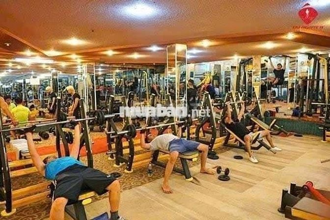 Chính chủ cho  thuê nguyên căn mặt tiền ngang 12m , dtsd 1000m2 120tr