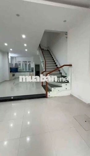 CHO THUÊ NHÀ 3 TẦNG MT HOÀNG QUỐC VIỆT - NẠI HIÊN ĐÔNG 

Diện tích : 1