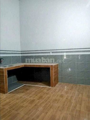 Bán nhà cấp 4 có mặt bằng kinh doanh phía trước, DT 101m2, Giá 810 tri