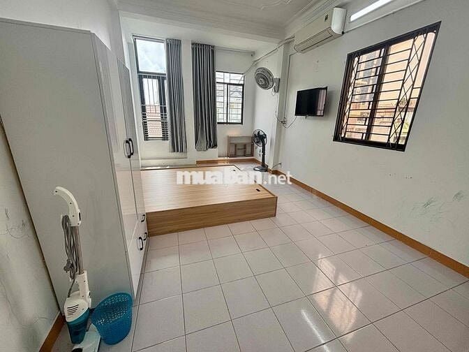Phòng trọ toilet riêng máy lạnh nhà mặt tiền