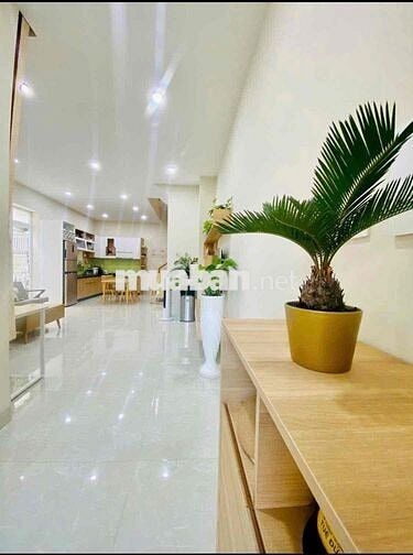 Nhà view hồ bơi, công viên đẹp! Diện tích 7x16m - Giá 10,5 tỷ