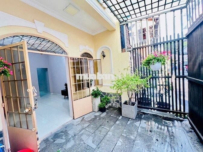 BÌNH THẠNH NHÀ SẠCH FULL NỘI THẤT (4x18) HẺM XE TẢI