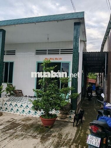 Chính chủ bán nhà mặt tiền 8m đường nhựa, 300m Thổ cư, kinh doanh tốt