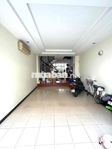 Cho thuê nhà Hẻm Xe Hơi 4x17 Trệt 2 lầu sân thượng Q1