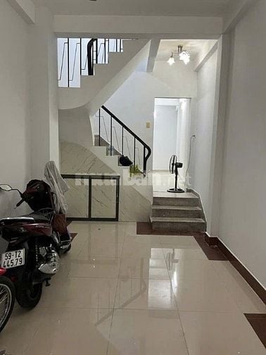 Cho thuê nhà mặt tiền Lý Văn Phức, P.Tân Định, Q.1 giá 20tr