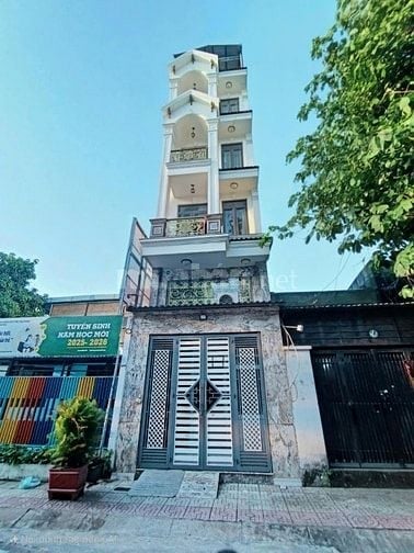 Bán nhà Mặt tiền Lê Lư siêu đẹp, KC: 6 Tầng. DT 4m x 20m. Có thang máy