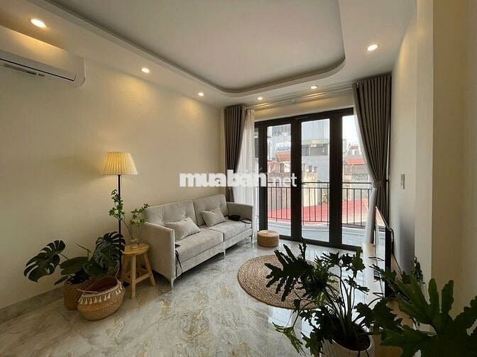Phòng rộng rãi 60m² mặt phố Thụy Khuê – nuôi pet, khách Tây thoải mái