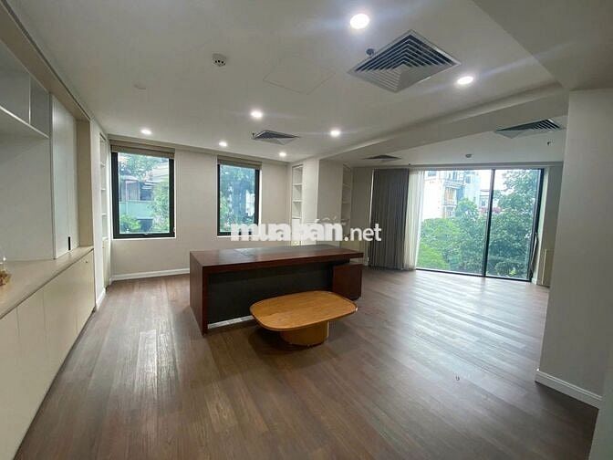 Sàn văn phòng 341m², mặt phố Tô Hiến Thành, giá 190tr