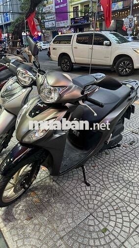 chính chủ ra đi con xe 2025 Vison Nâu Đen