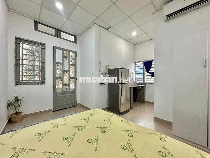 CHO THUÊ CĂN HỘ CỬA SỔ , 28m2 - NGAY TRẦN VĂN ĐANG , TOÀ NHÀ VIETTEL