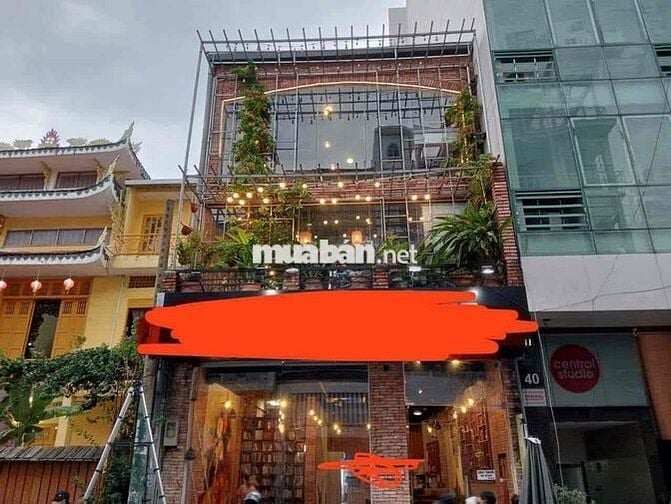 Sang nhượng mặt bằng cafe mặt tiền trung tâm quận 10 360m2