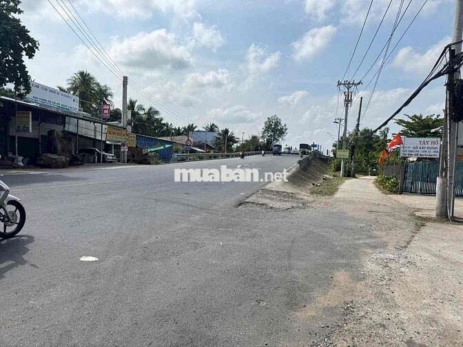 NHÀ nghĩ dưỡng view sông mát mẻ, giáp trung tâm TPVL 5p xe máy