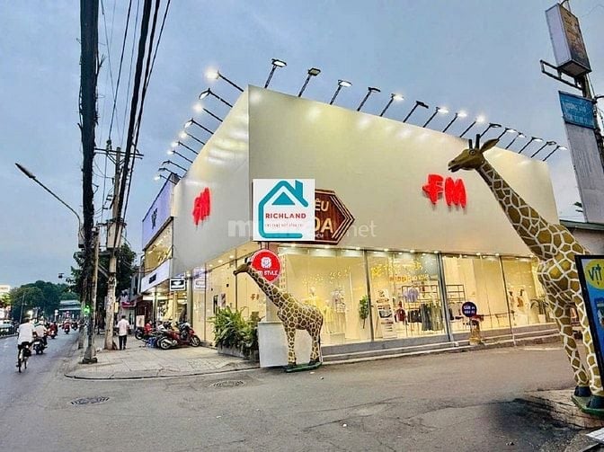 Cho thuê nhà Góc 2 mặt tiền: 645 Quang Trung, P11, Gò Vấp_DT:940m2