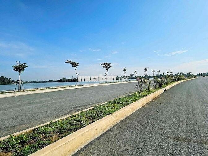 Thơm - biệt thự ven sông Bửu Long giá siêu rẻ