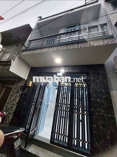 👉🏻Dt 4m x 9m ,
👉🏻Kc 1 trệt 1 lầu, 2pn, 2wc
👉🏻Nhà đã sơn mới lại