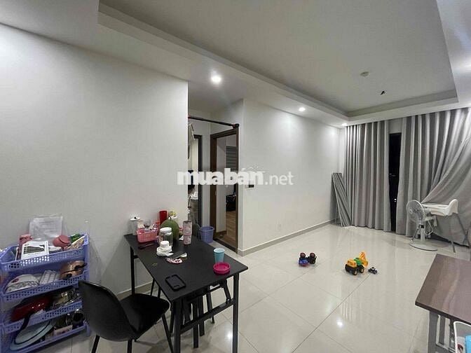 13.03 cho thuê view sông, nội thất cơ bản nhà mới nhận còn rất mới
