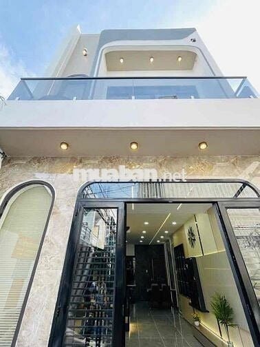 BÁN NHÀ ĐẸP DTSD 110M2 GẦN EMART GV 5T560 TẶNG NỘI THẤT SANG XỊN MỊN