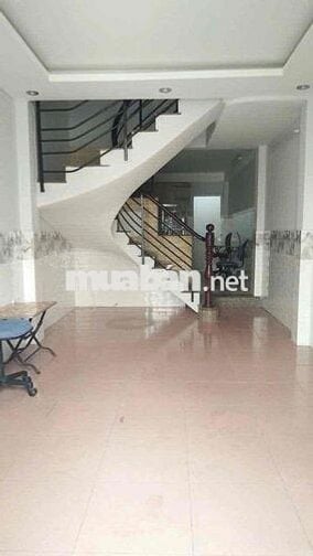 🔥🔥Nhà thuê 4PN, sẵn 2 máy lạnh, cách chợ ông Tạ 20m, CMT8, Tân Bình.