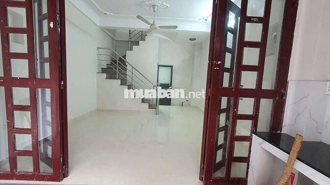 Nhà 1 1 trệt 2 lầu gần sân bay
