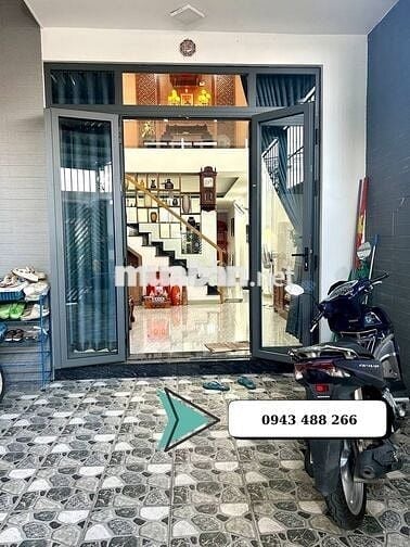 Cần bán nhà Bình Dương 5x20m, 3PN 2WC, gần chợ, giá 3.7 tỷ