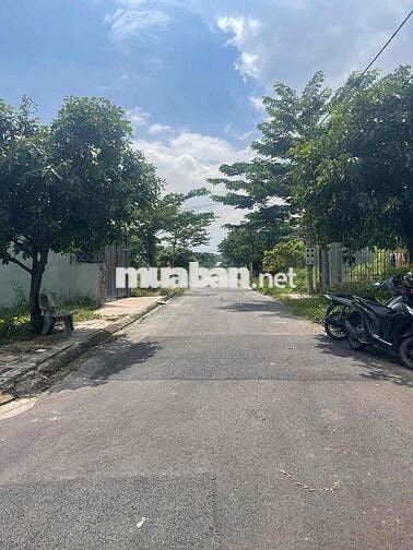 Bán gấp lô góc 2 mặt tiền xã Bình Minh 1 tỷ 450 vị trí vàng