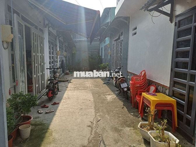 Nhà nhỏ không gác có sẵn máy lạnh điện trả đồng hồ chính nhà nước