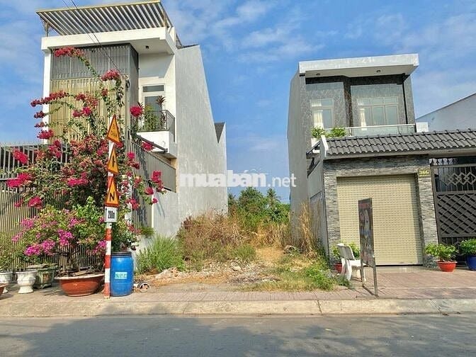99m2 vuông vứt - bán nhanh Đất mặt tiền Lưu Khai Hồng- thị trấn Củ Chi