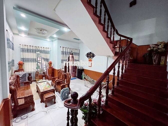 Bán nhà 2 mặt kiệt oto 6m Duy Tân - Đà Nẵng