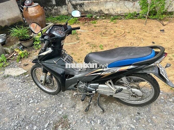 Cần bán xe như hình giấy tờ đầy đủ.