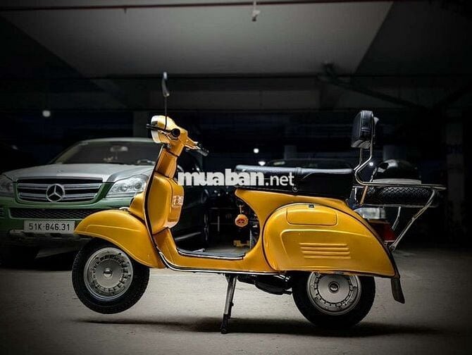 Vespa cổ Sprint Veloce 150cc dọn đẹp