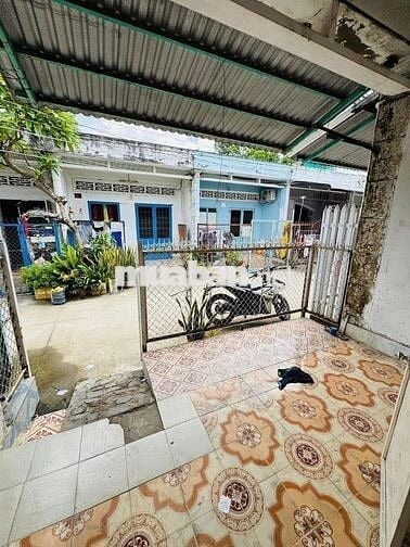 Bán gấp căn nhà cấp 4 cũ gần ngay ngã 3 chùa, Hóc Môn. giá 730 triệu