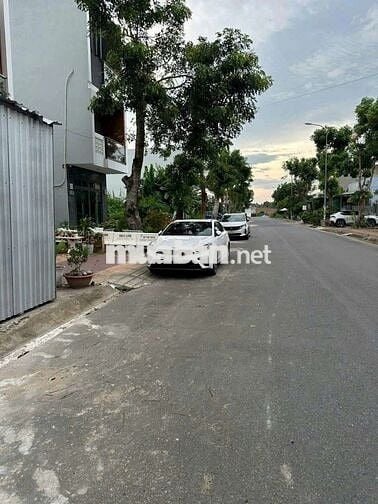 CHO THUÊ NHÀ GIÁ TỐT PHÚ AN (586) 5TR 90MV LỘ 20M 3PN 2WC SÂN ĐẬU OTO
