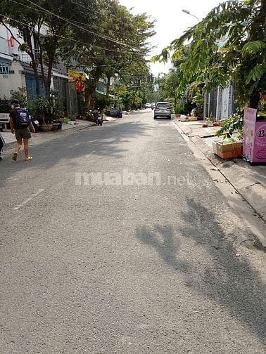 Bán nhà phố vị trí đẹp mặt tiền đường số 41, phường Tân Quy, Quận 7