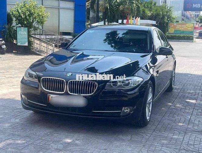 BMW 5 Series 2011 528i - 100000 km