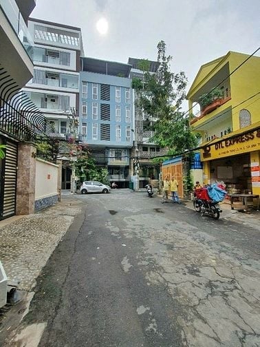 Bán nhà Mặt Tiền Đường Nguyễn Trọng Lội p4 Q. TB dt: 4,5 x 26 KC : 3L.