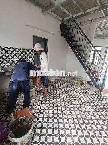 Cho thuê nhà sân xe tải có vườn tròng rau nuôi gà