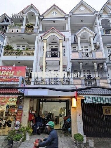 Bán nhà mặt tiền hẻm xe tải đối diện BHX, sát Emart