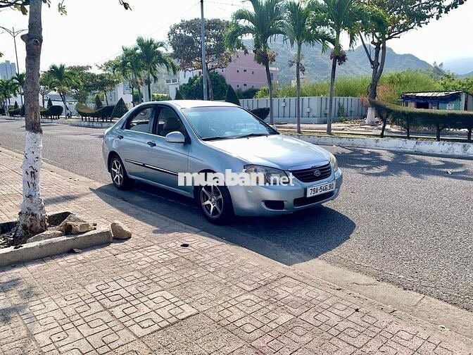Kia Cerato xe gia đình, cần thanh lý.