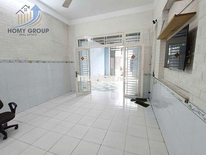 NHÀ MẶT TIỀN P.LINH ĐÔNG 1T1L 100M2 3PN 2WC, SÂN TRƯỚC SAU RỘNG THOÁNG
