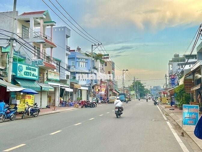 Quốc lộ 13 củ hẻm xe hơi 233 hiep bình phước 120m ngang 6.2m giá 6.1ty
