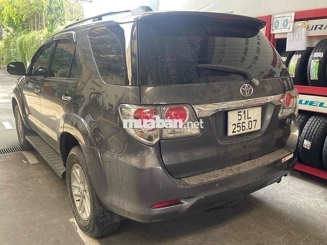 Toyota Fortuner 2014 2.7V 4x2 - 95000 km