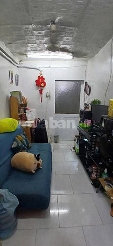 Cần bán nhà tiện cho ai muốn mua xay lại có thể xin giấy phép xây lên 