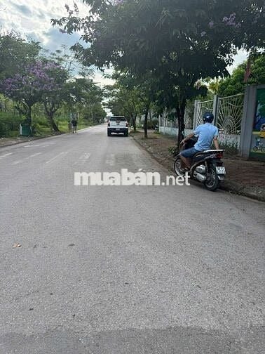 Nhà 7 tầng có thằng máy tại Mậu Lương , đường 12m