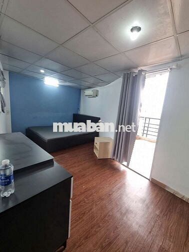 căn hộ full nội thất 40m2 có 1pn riêng ban công , thang máy