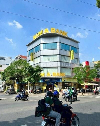 Tòa nhà góc 2 mặt tiền Lý Thường Kiệt (14x18m) HDT 240 triệu