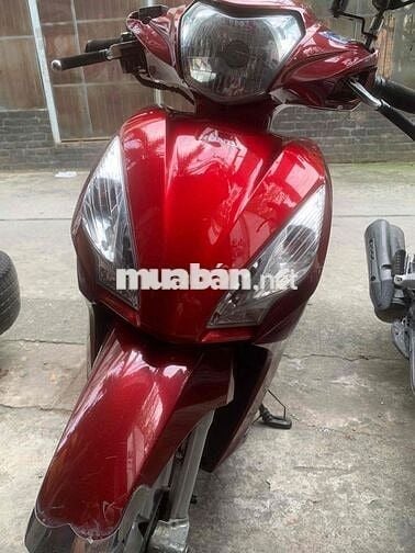 Xe Nữ Dùng Kỹ Xe Năm 2017 Còn Cứng Zin Mới