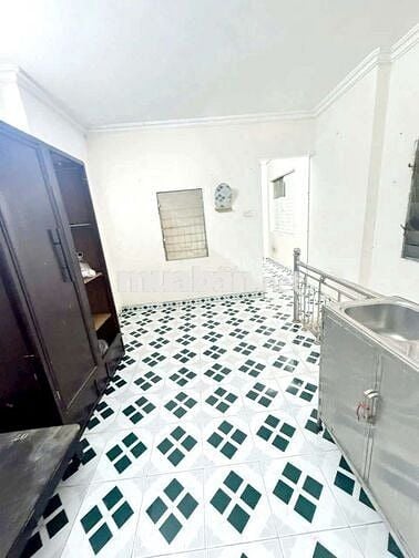 Cho thuê nhà tập thể tầng 3, T4, 70m, 2pn, 2wc, nhà thoáng